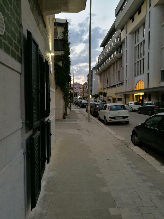 La Maison Margherita Di Savoia Bagian luar foto